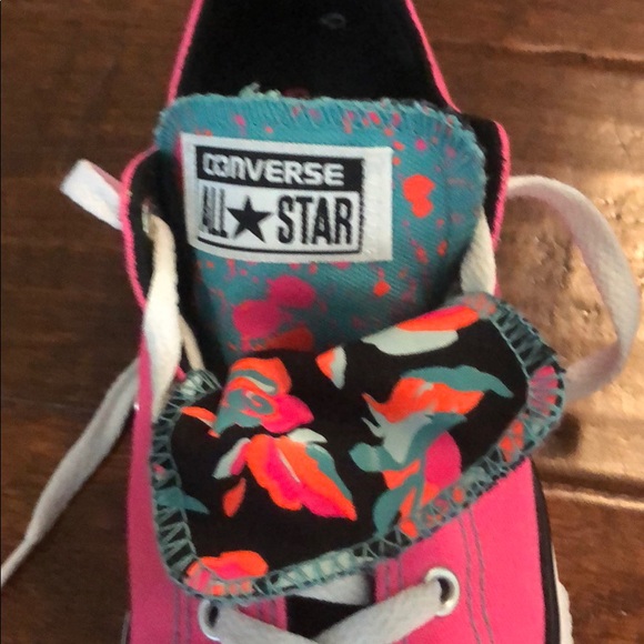 *So Cute!* Converse sz 4.5 - double tongue - Picture 2 of 4